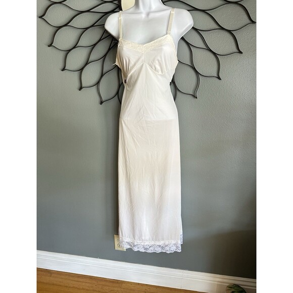 Vintage  Beehive 50s 60s White Nylon Mini Slip Dress Size 32D Chest Long - Picture 10 of 14